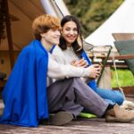 Pareja disfrutando al aire libre