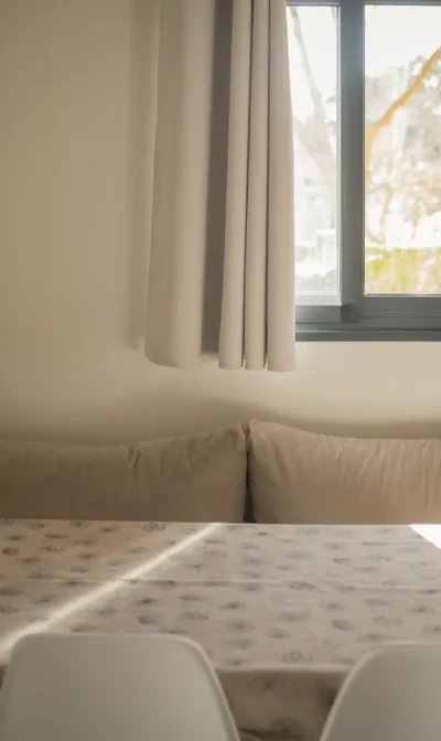 Rincón acogedor con ventana